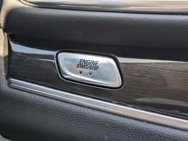 Used 2020 Buick Enclave Essence w/ Sound and Sites Package FWD image 28