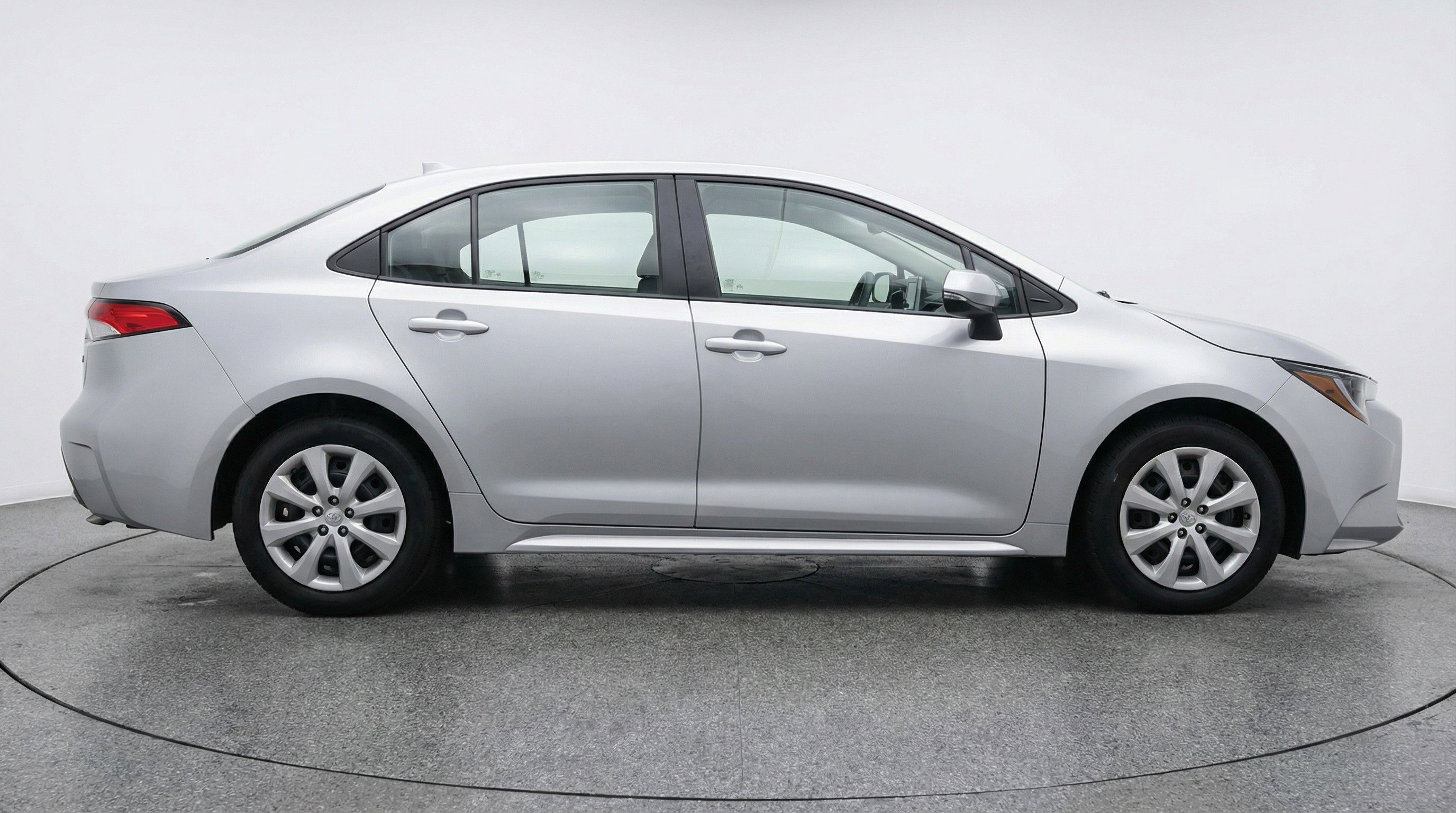 Used 2025 Toyota Corolla LE image 11