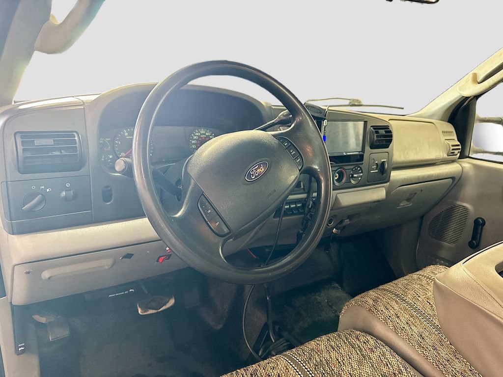 Used 2006 Ford F350 4x4 Regular Cab Super Duty image 11