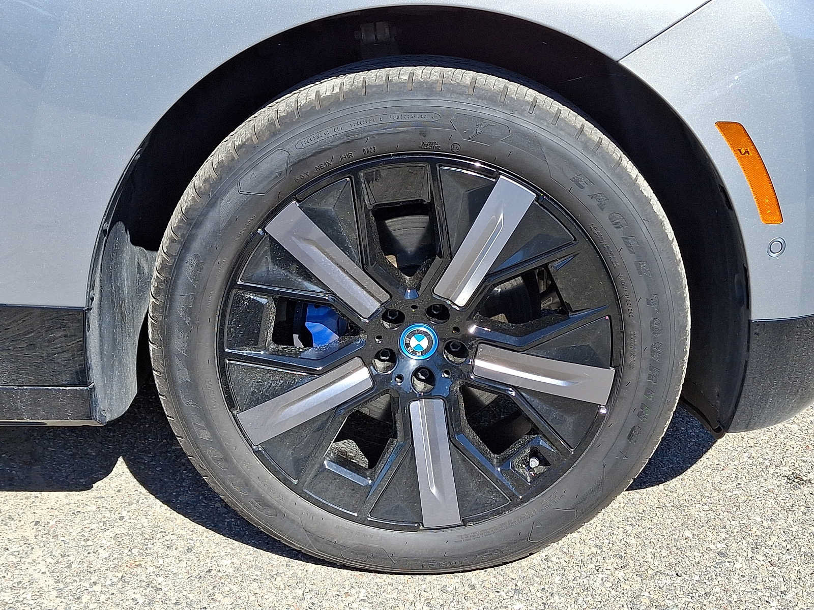 Certified 2024 BMW iX xDrive50 w/ Premium Package AWD/4WD image 8