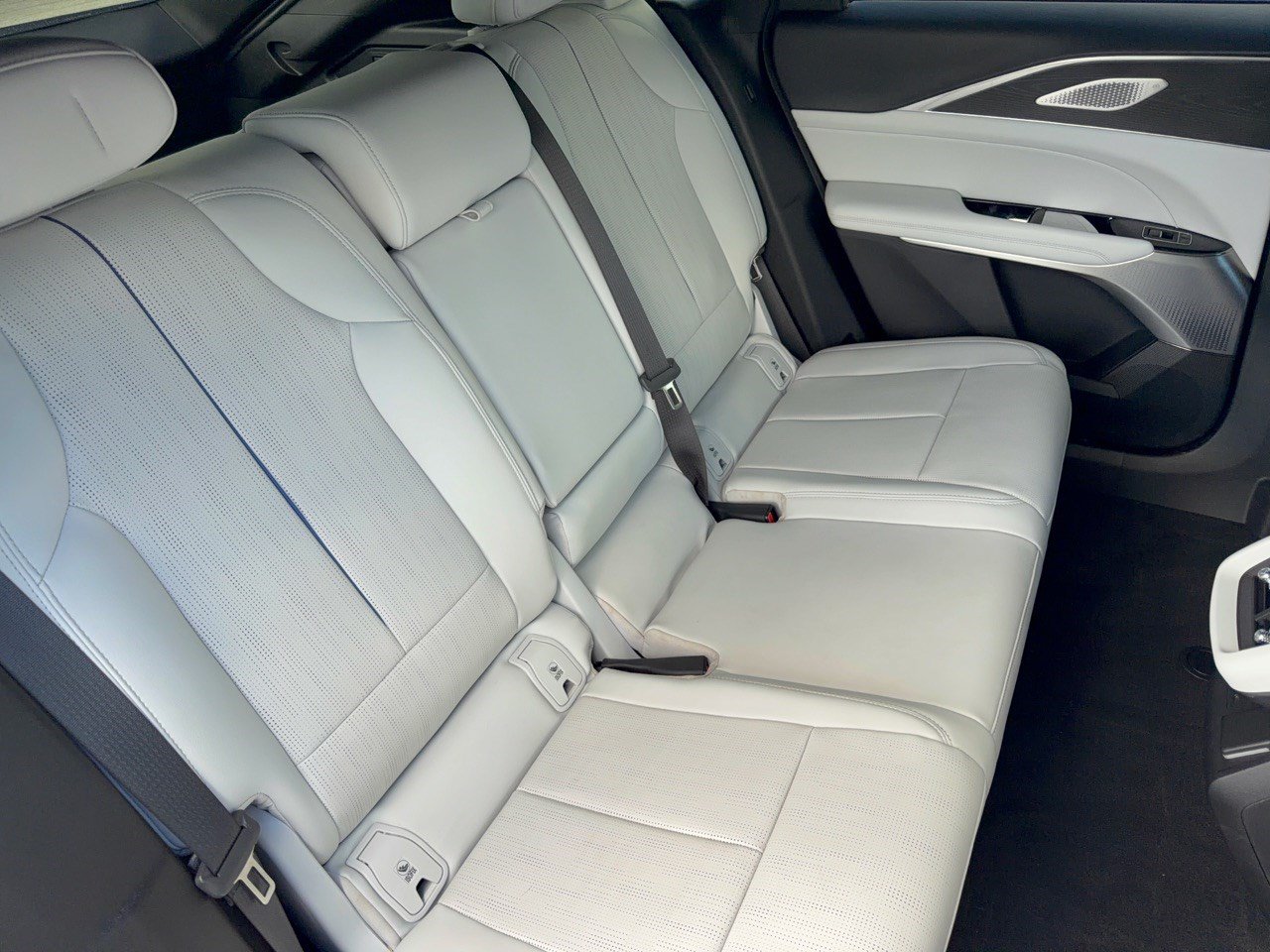 Used 2024 Cadillac Lyriq Sport w/ LPO, Floor Liner Package AWD/4WD image 29