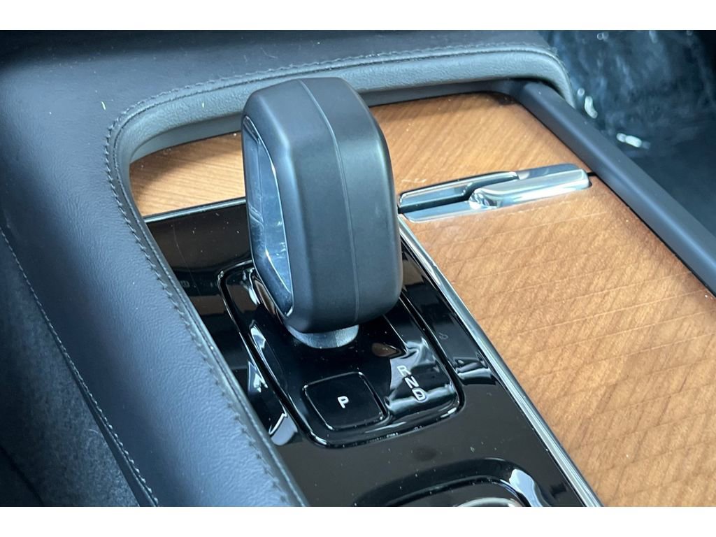 Used 2023 Volvo XC90 B5 Plus image 23