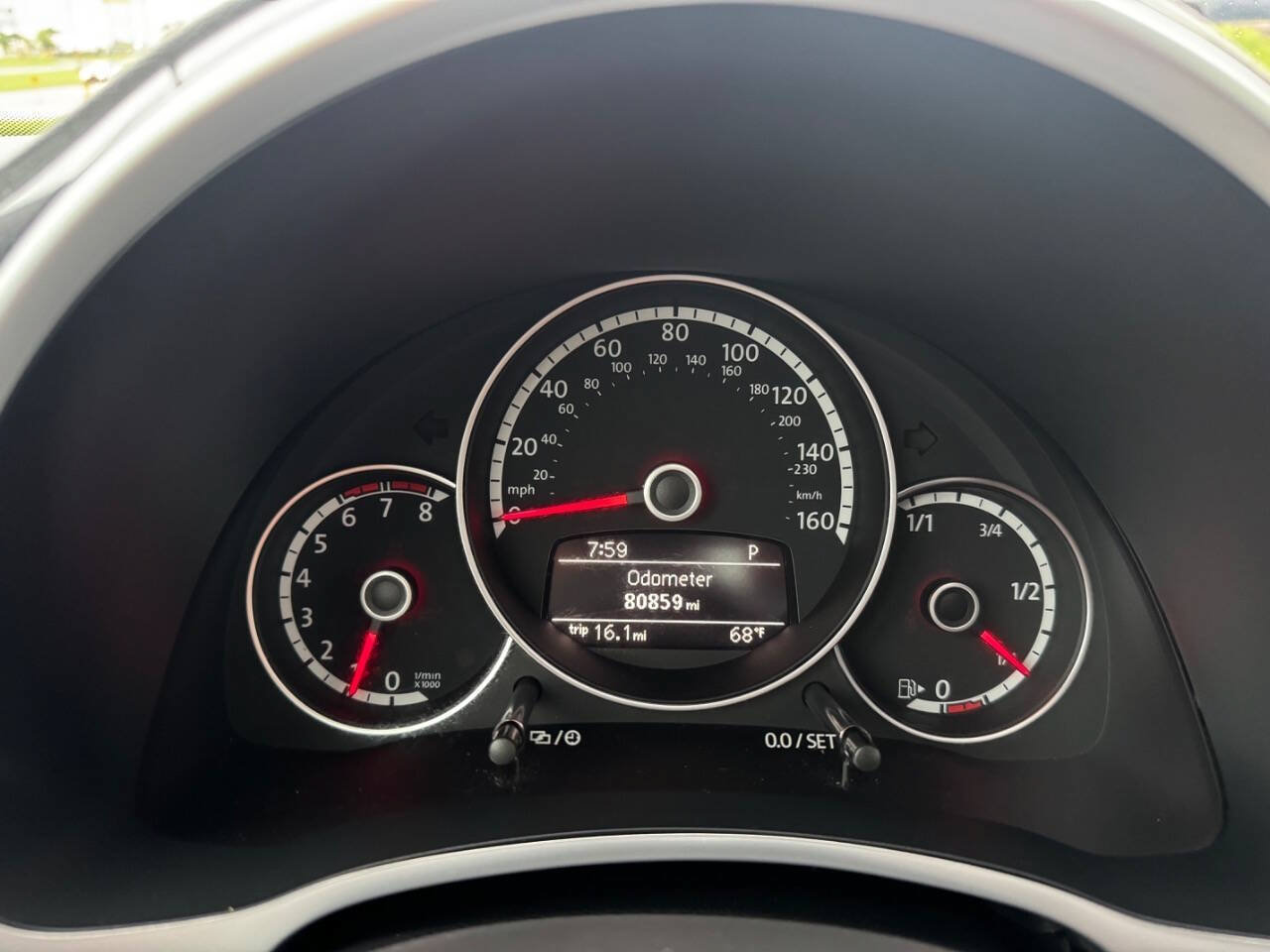Used 2013 Volkswagen Beetle 2.0T FWD image 17