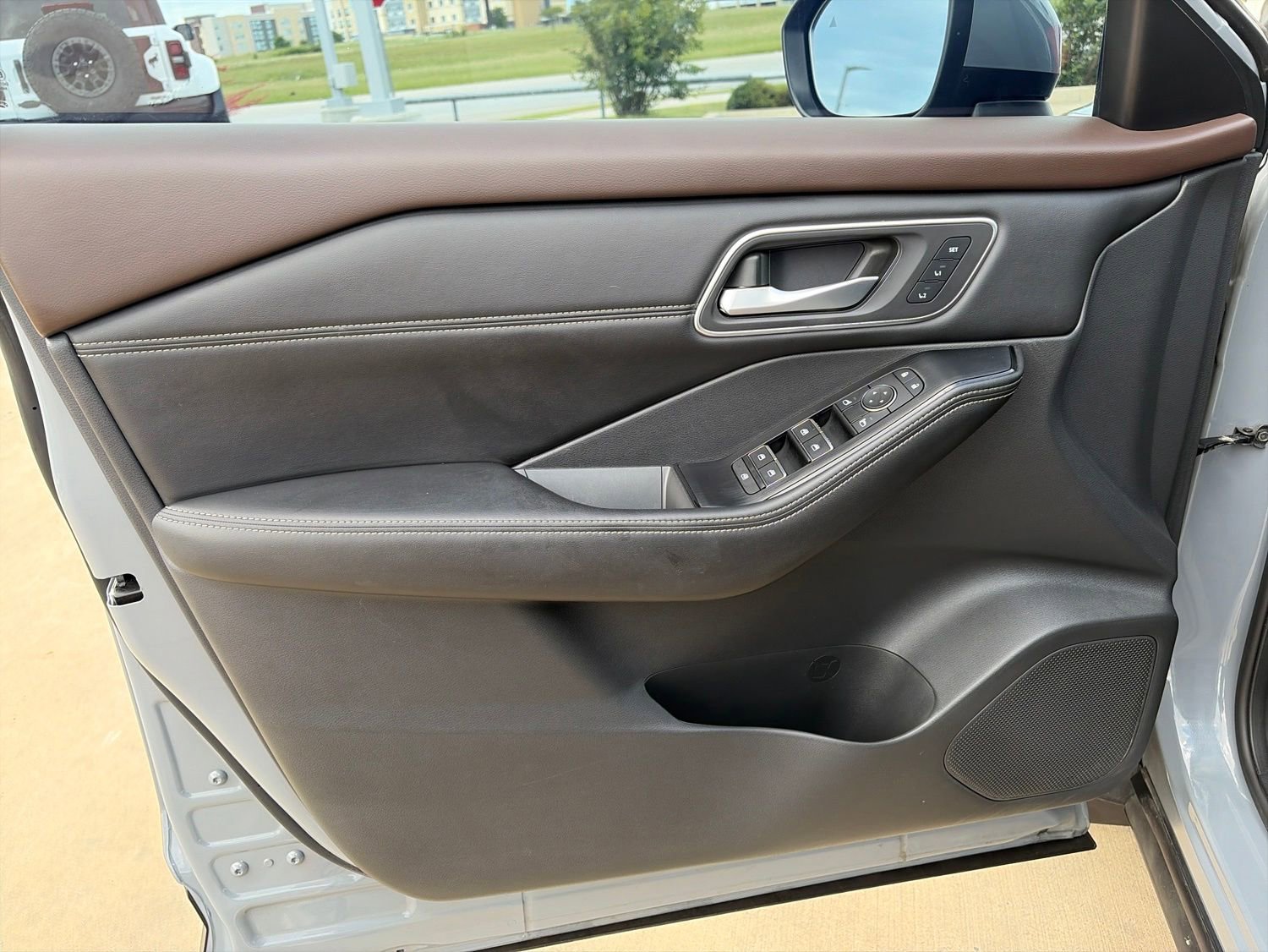 Used 2021 Nissan Rogue SL FWD image 14
