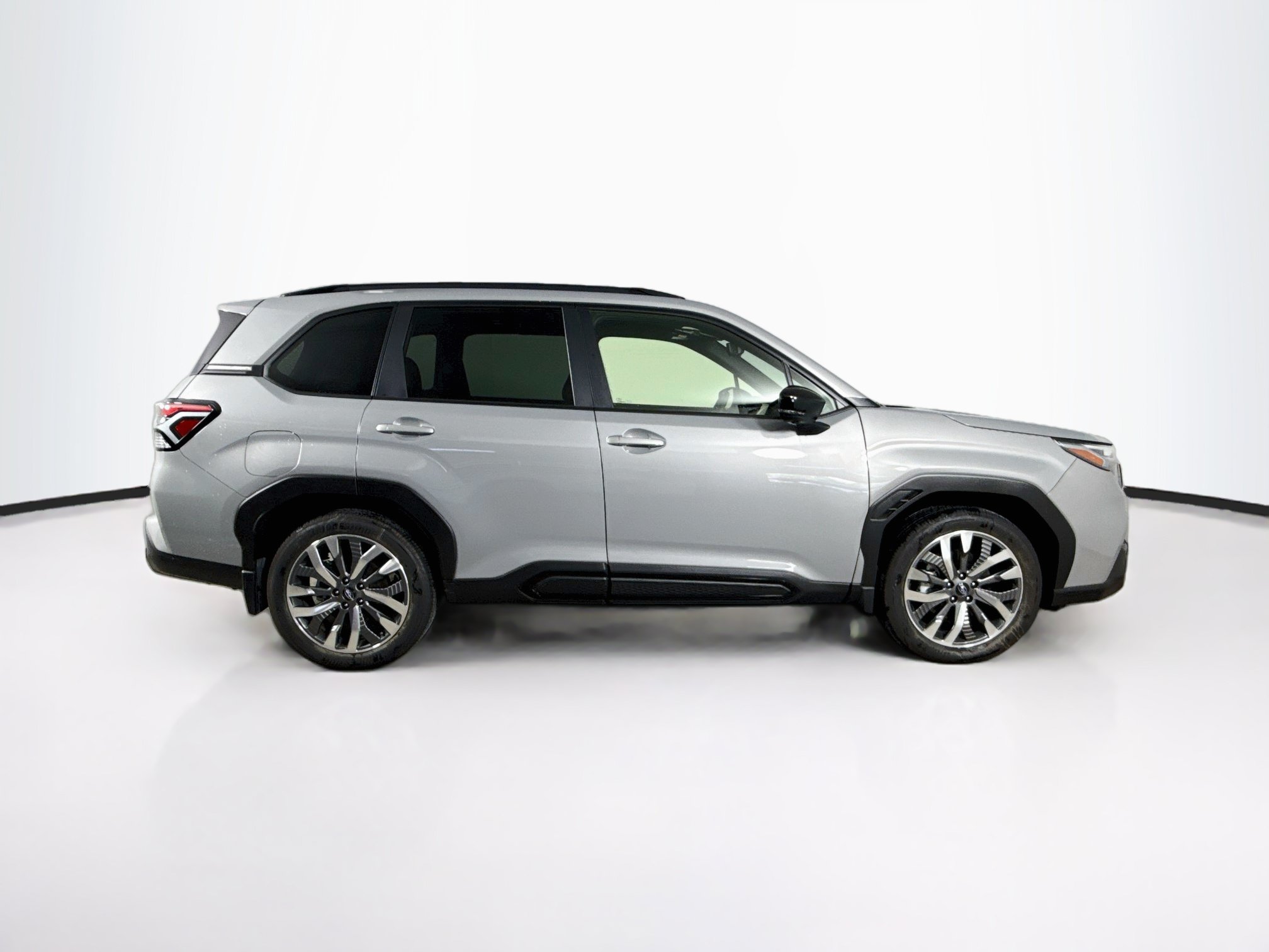 Used 2025 Subaru Forester Touring w/ Popular Package - Touring AWD/4WD image 2