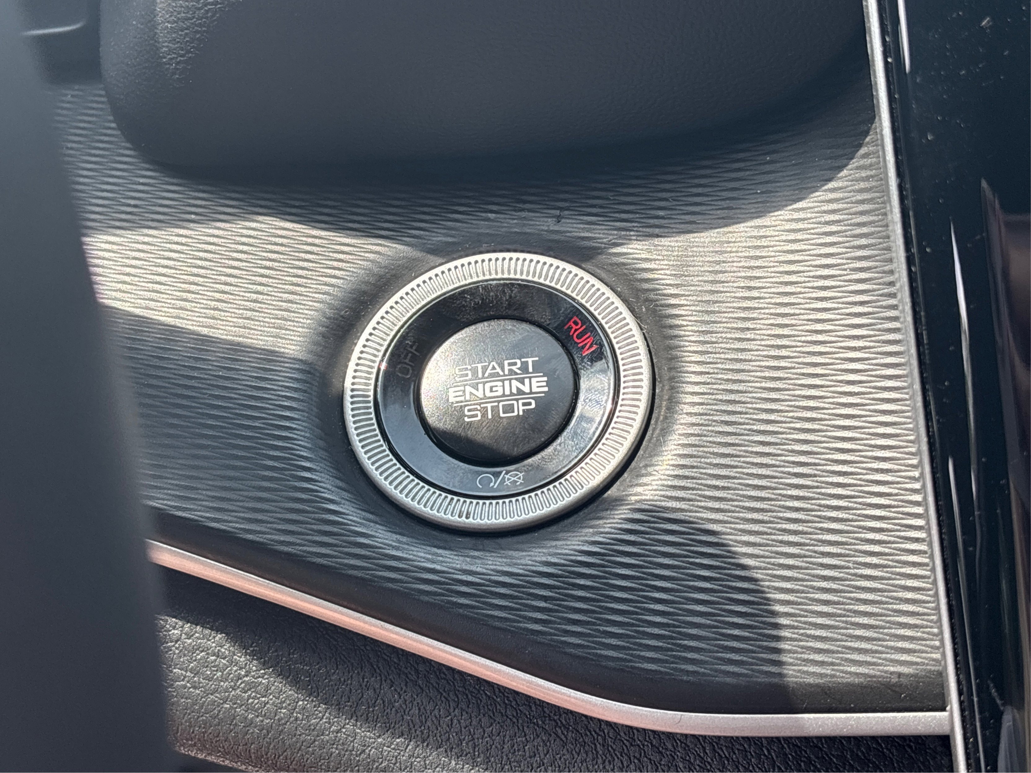 Used 2024 Jeep Grand Cherokee Laredo image 46