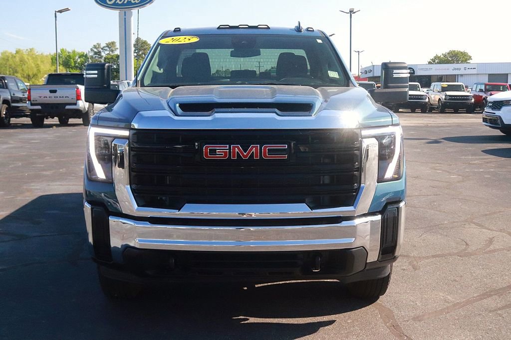 Used 2025 GMC Sierra 2500 Pro AWD/4WD image 2