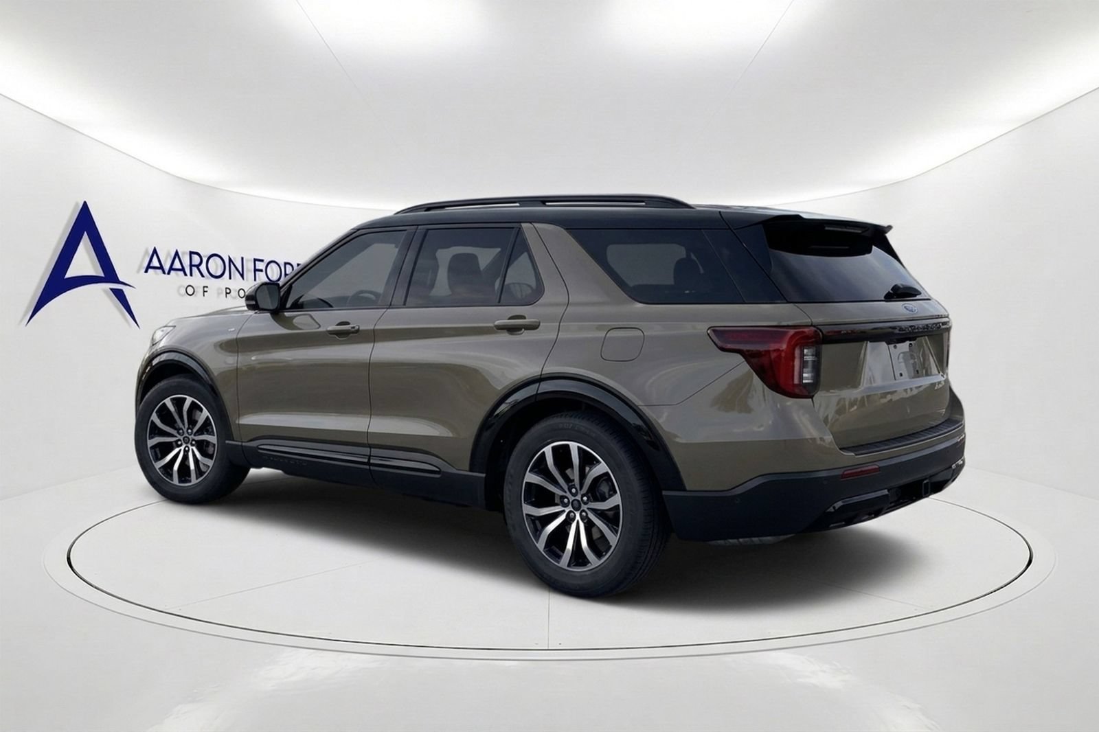 New 2026 Ford Explorer ST-Line w/ Premium Package RWD image 4