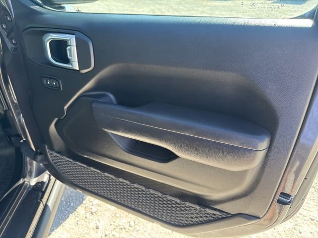 Used 2024 Jeep Wrangler Unlimited Rubicon AWD/4WD image 21