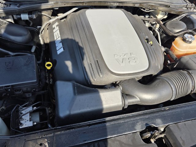 Used 2016 Dodge Challenger R/T w/ Driver Convenience Group RWD image 18