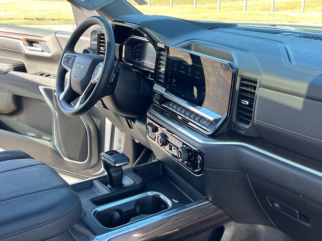 Used 2025 Chevrolet Silverado 1500 RST image 29