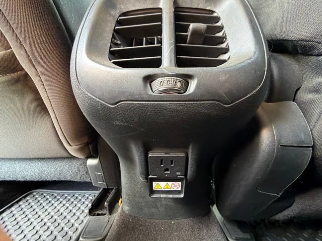 Used 2016 Jeep Cherokee Latitude w/ Comfort/Convenience Group AWD/4WD image 19