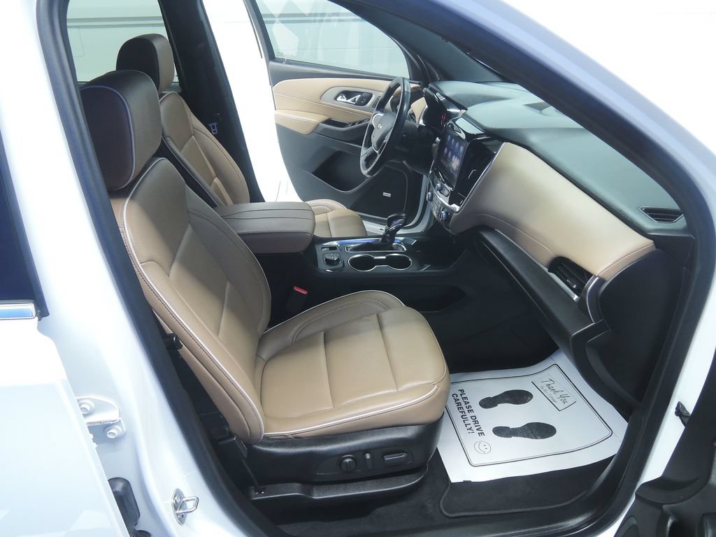 Used 2022 Chevrolet Traverse Premier AWD/4WD image 38