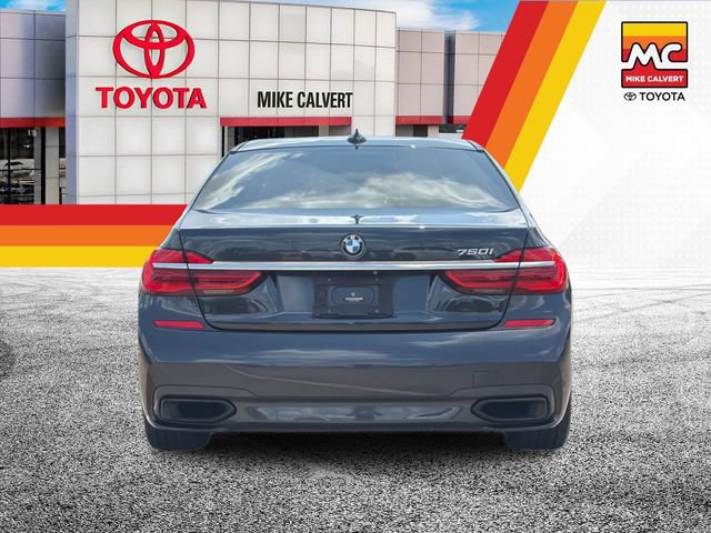 Used 2019 BMW 750i w/ Executive Package RWD image 4