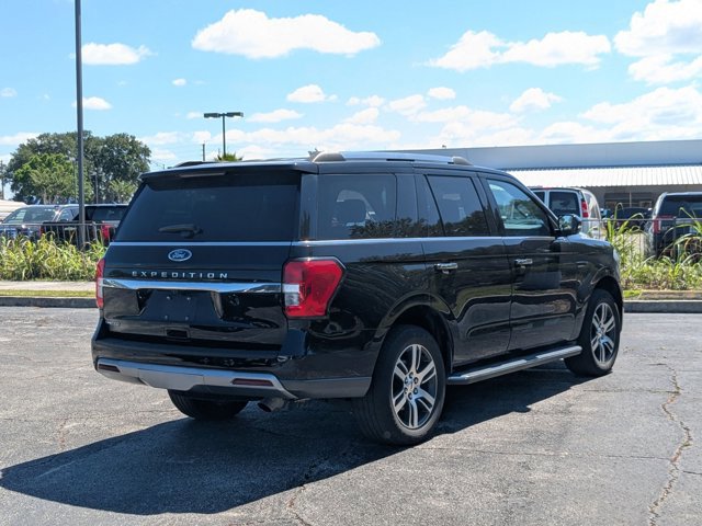 Used 2022 Ford Expedition Limited RWD image 4