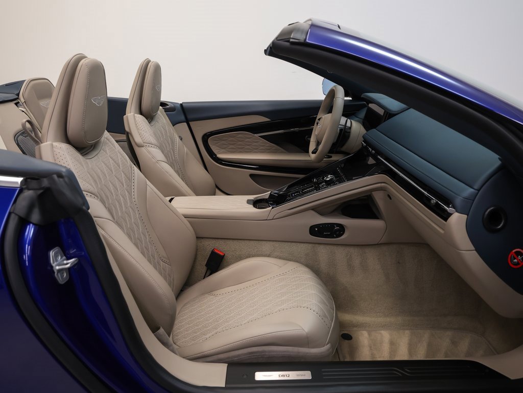 Used 2024 Aston Martin DB12 Convertible image 24