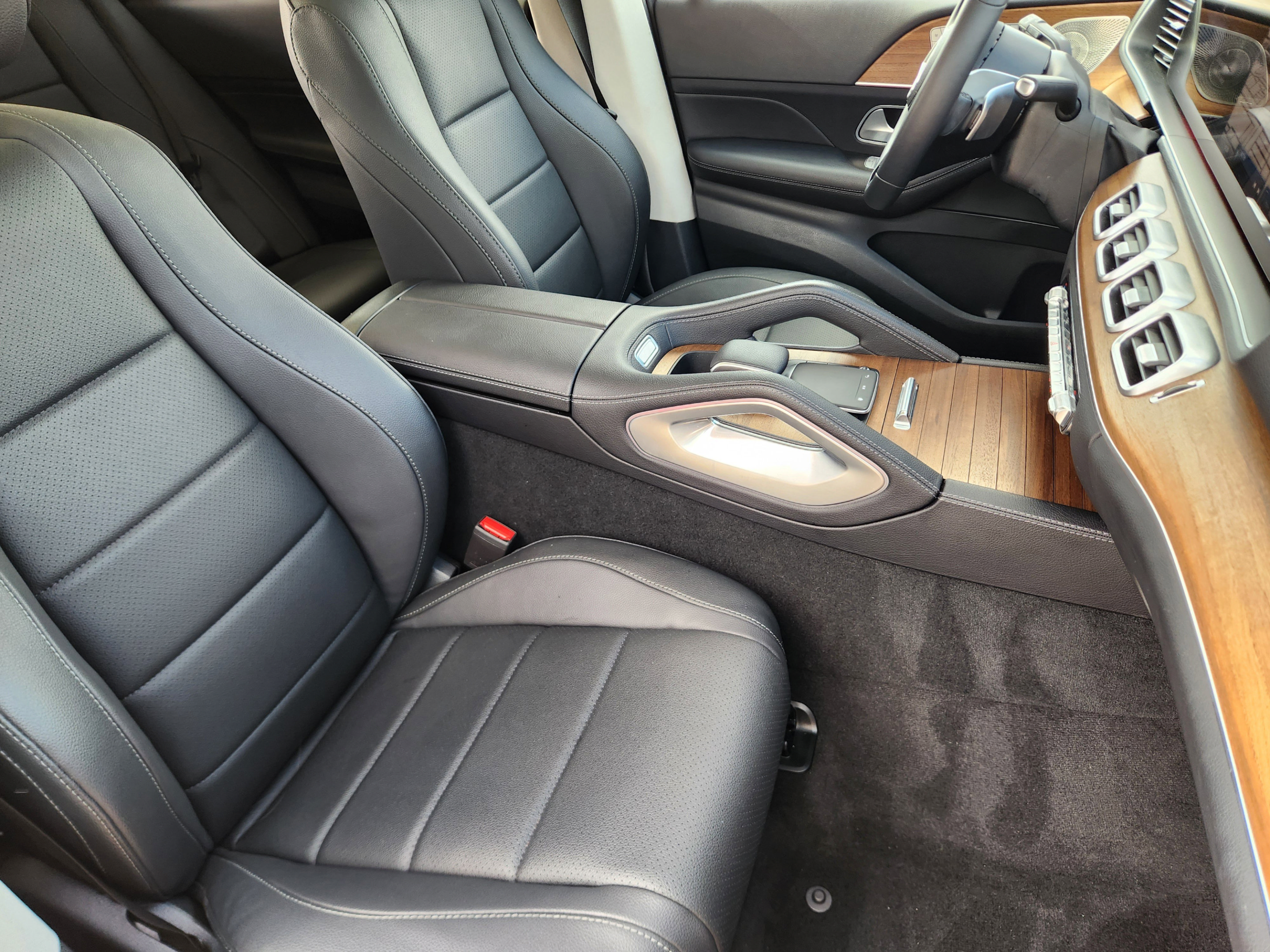 Used 2024 Mercedes-Benz GLE 350 4MATIC w/ Winter Package image 7