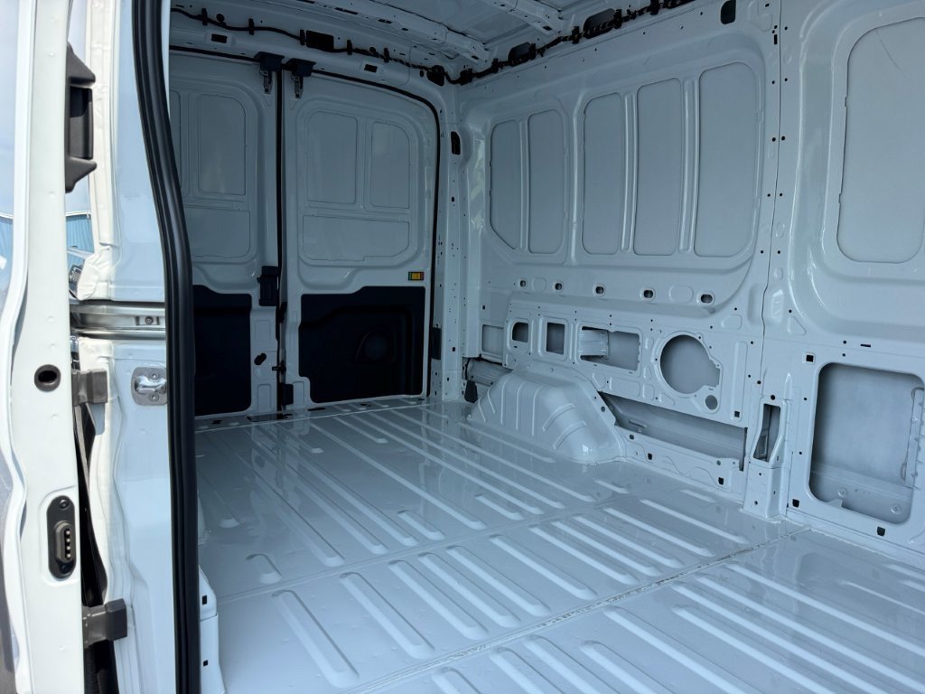 New 2026 Ford Transit 250 148 Medium Roof RWD image 15
