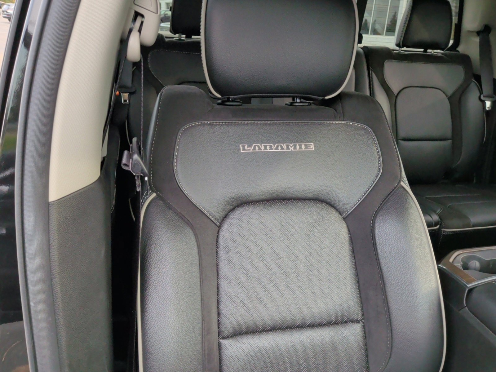 Used 2022 RAM 1500 Laramie image 17