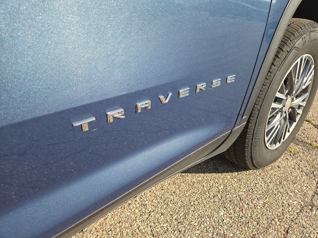 Used 2025 Chevrolet Traverse LT AWD/4WD image 40