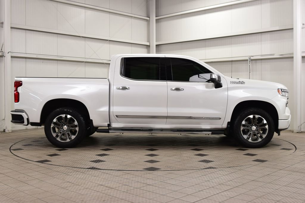 Used 2024 Chevrolet Silverado 1500 High Country w/ High Country Premium Package image 9
