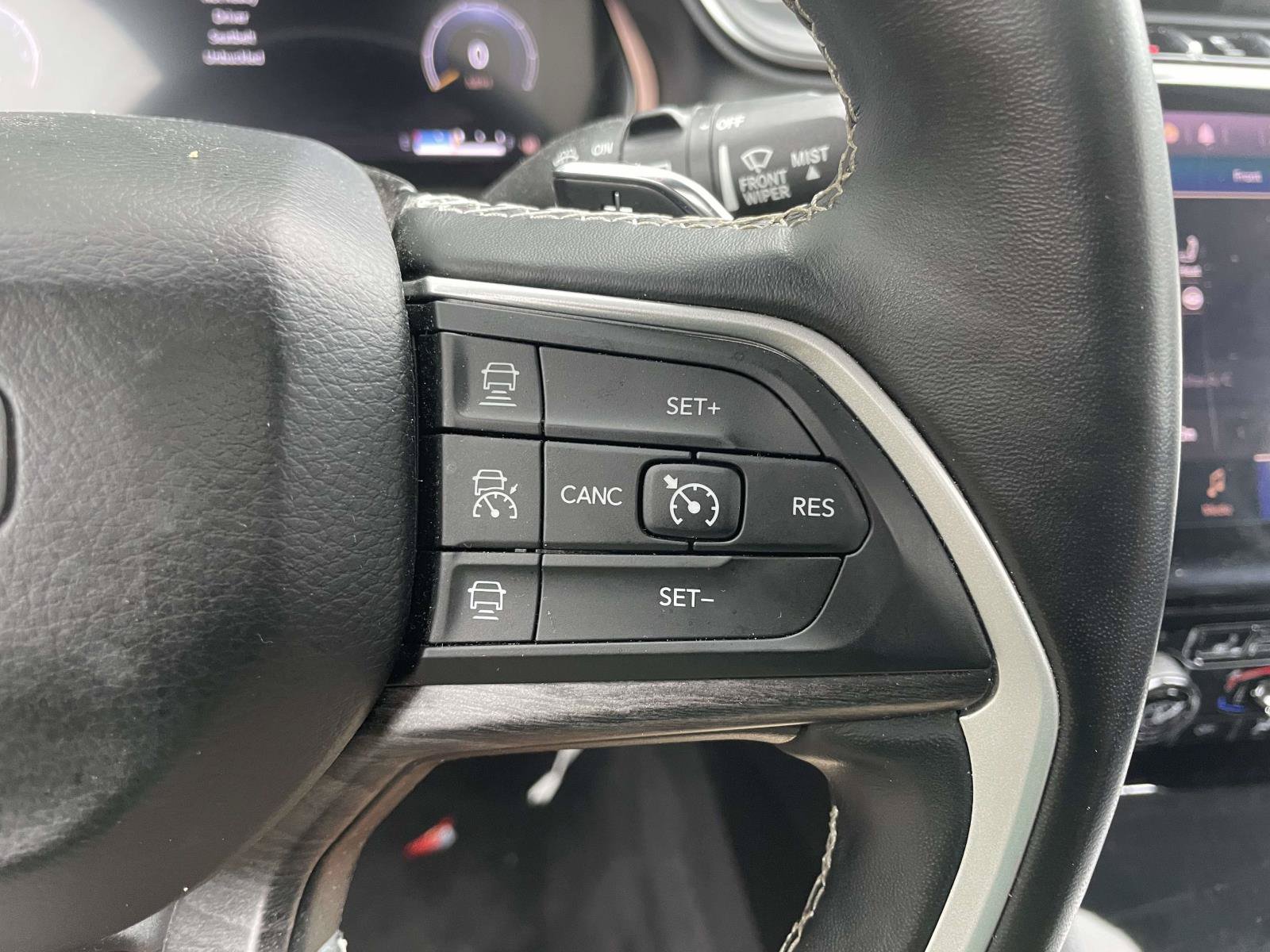 Certified 2021 Jeep Grand Cherokee L Limited AWD/4WD image 27