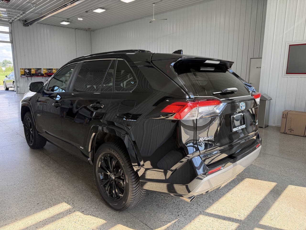 Used 2024 Toyota RAV4 SE AWD/4WD image 3