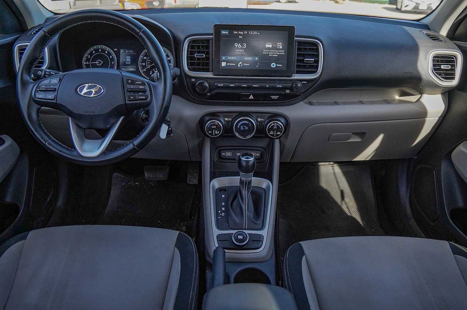 Used 2022 Hyundai Venue SEL image 24