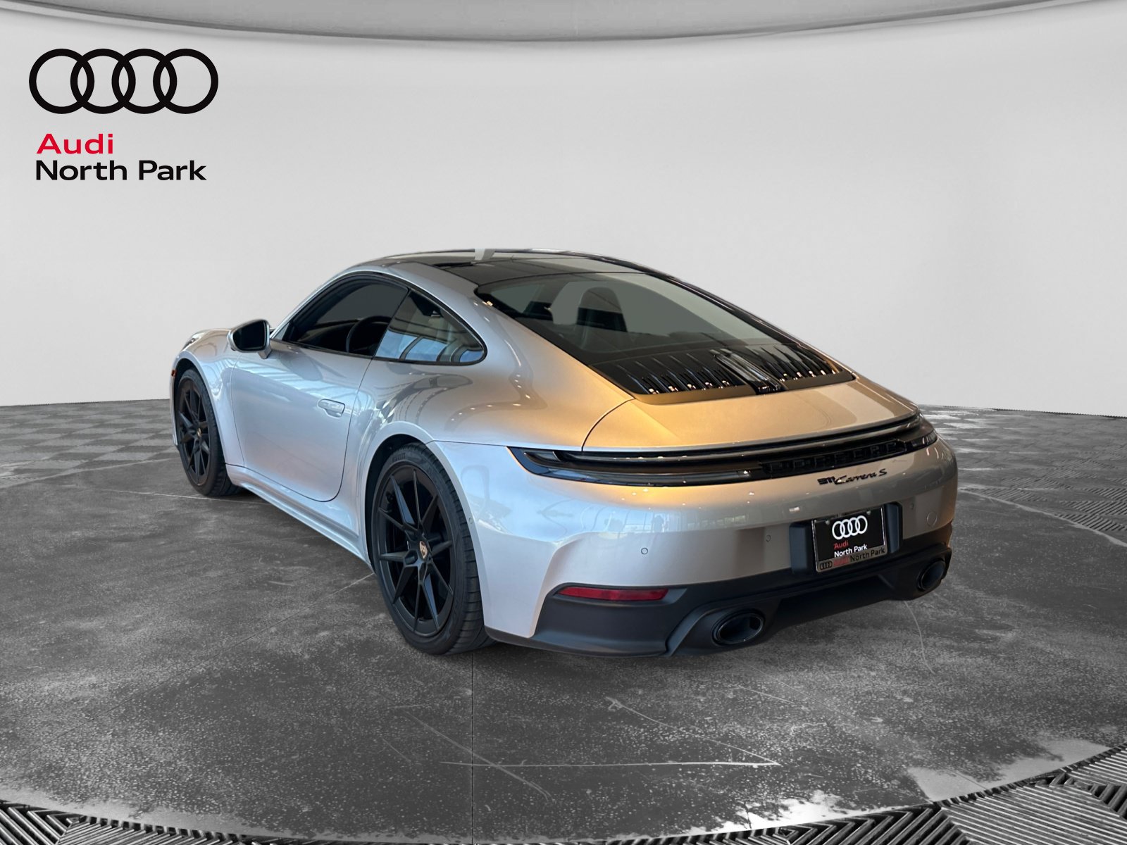 Used 2025 Porsche 911 Carrera S RWD image 3