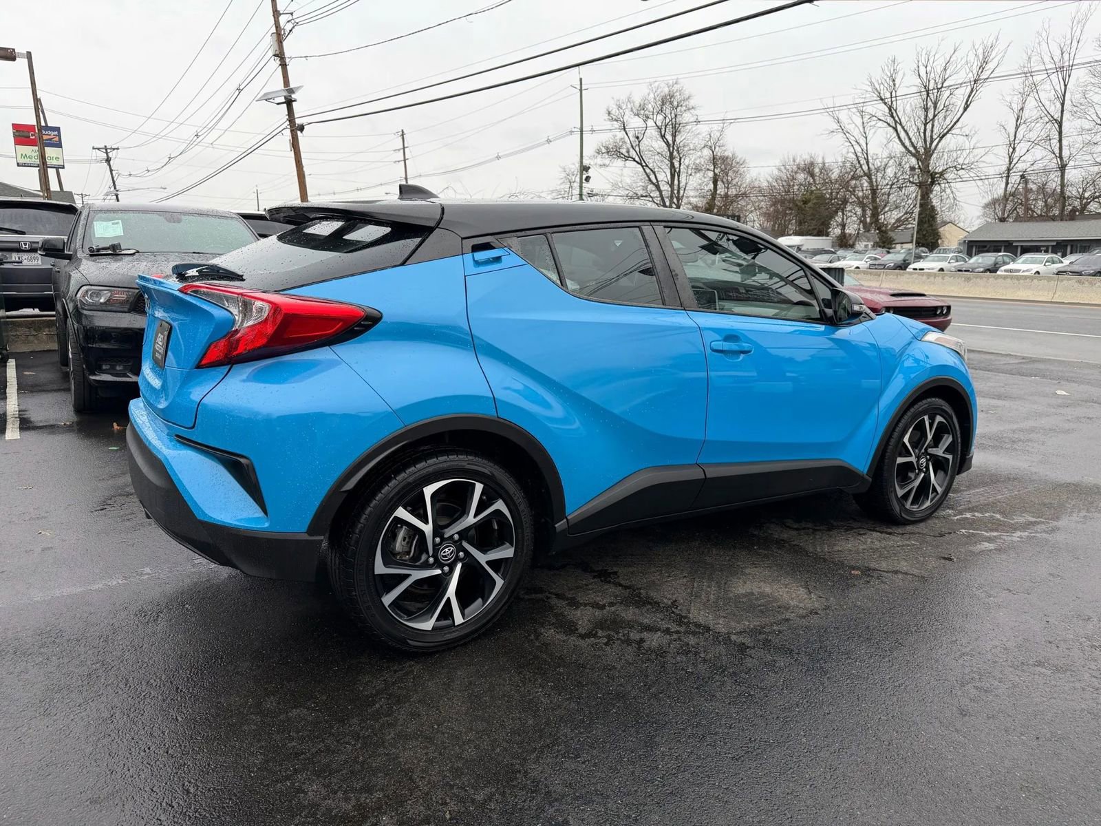 Used 2019 Toyota C-HR XLE image 8
