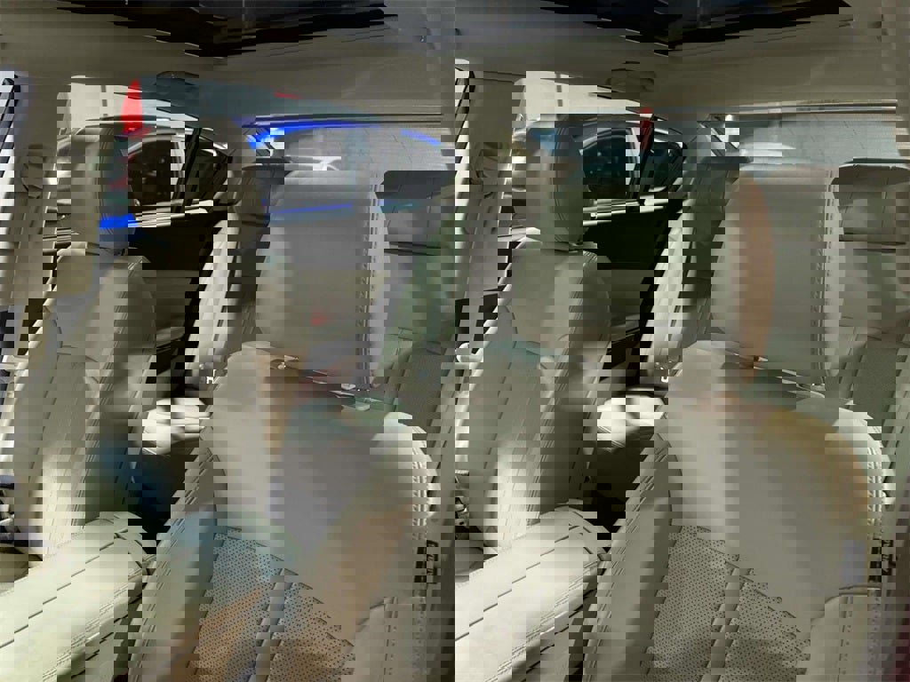 Used 2016 Kia K900 Luxury image 20