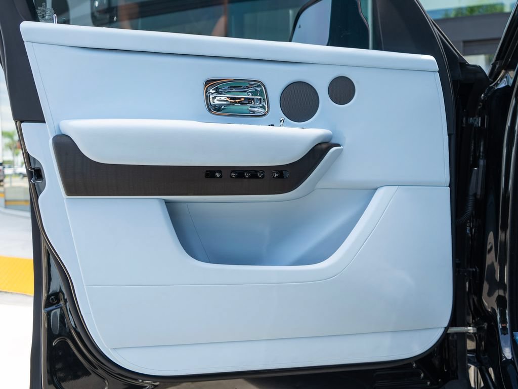 Used 2026 Rolls-Royce Cullinan AWD/4WD image 37