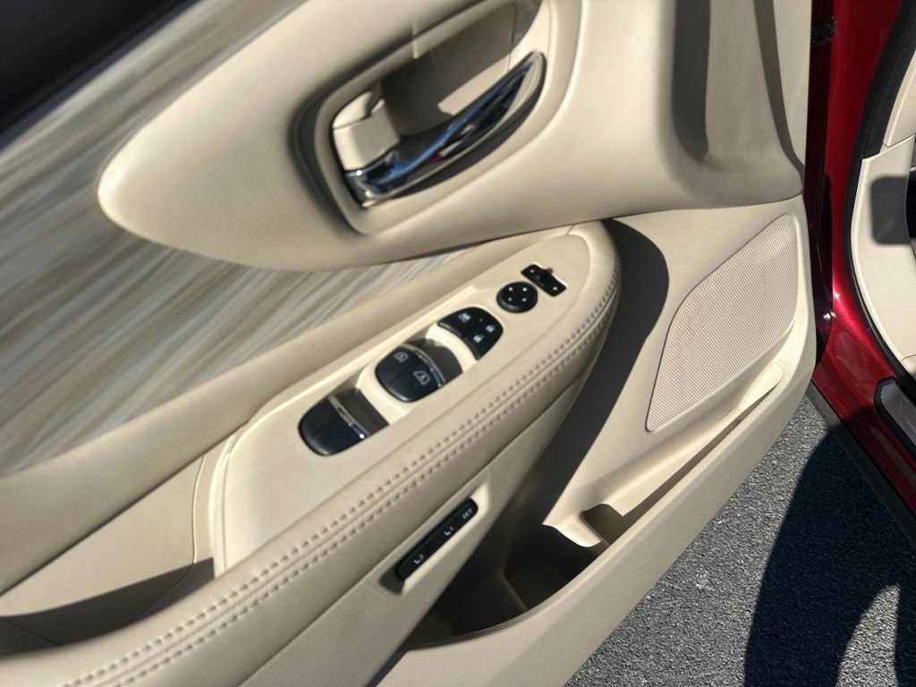 Used 2017 Nissan Murano Platinum w/ Platinum Technology Package image 16