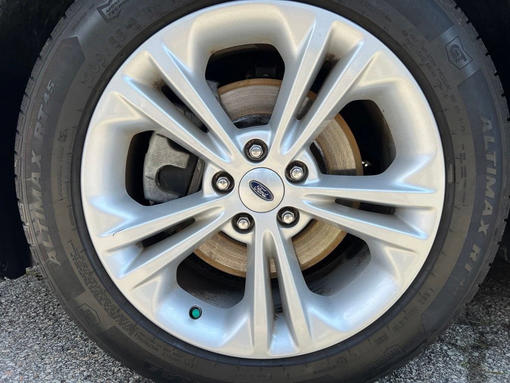 Used 2016 Ford Taurus SE FWD image 11