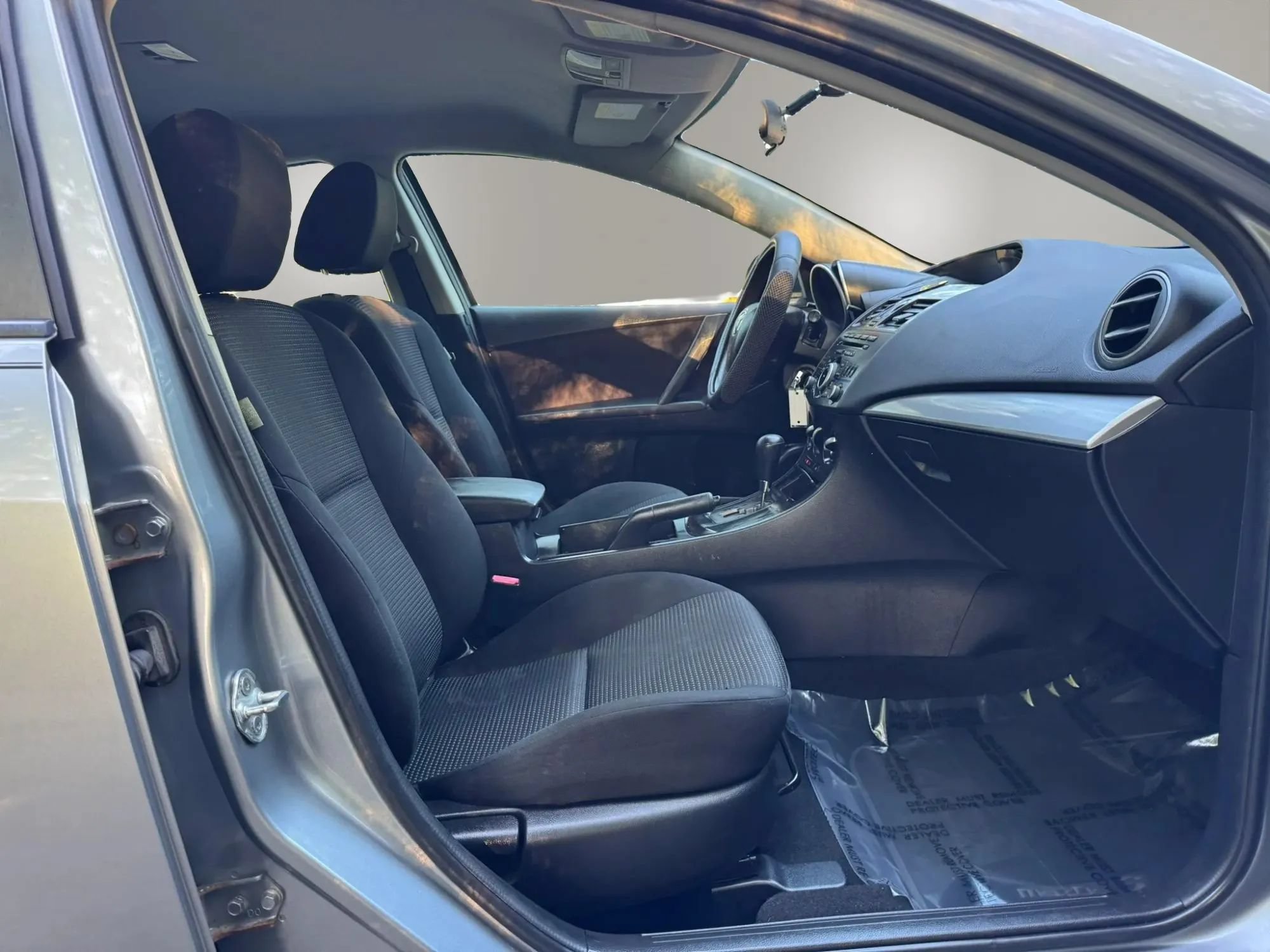 Used 2013 MAZDA MAZDA3 i SV FWD image 13