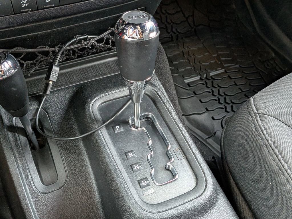Used 2017 Jeep Wrangler Unlimited Sport AWD/4WD image 21