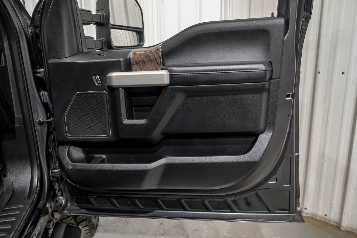 Used 2019 Ford F250 Lariat w/ Lariat Ultimate Package AWD/4WD image 45