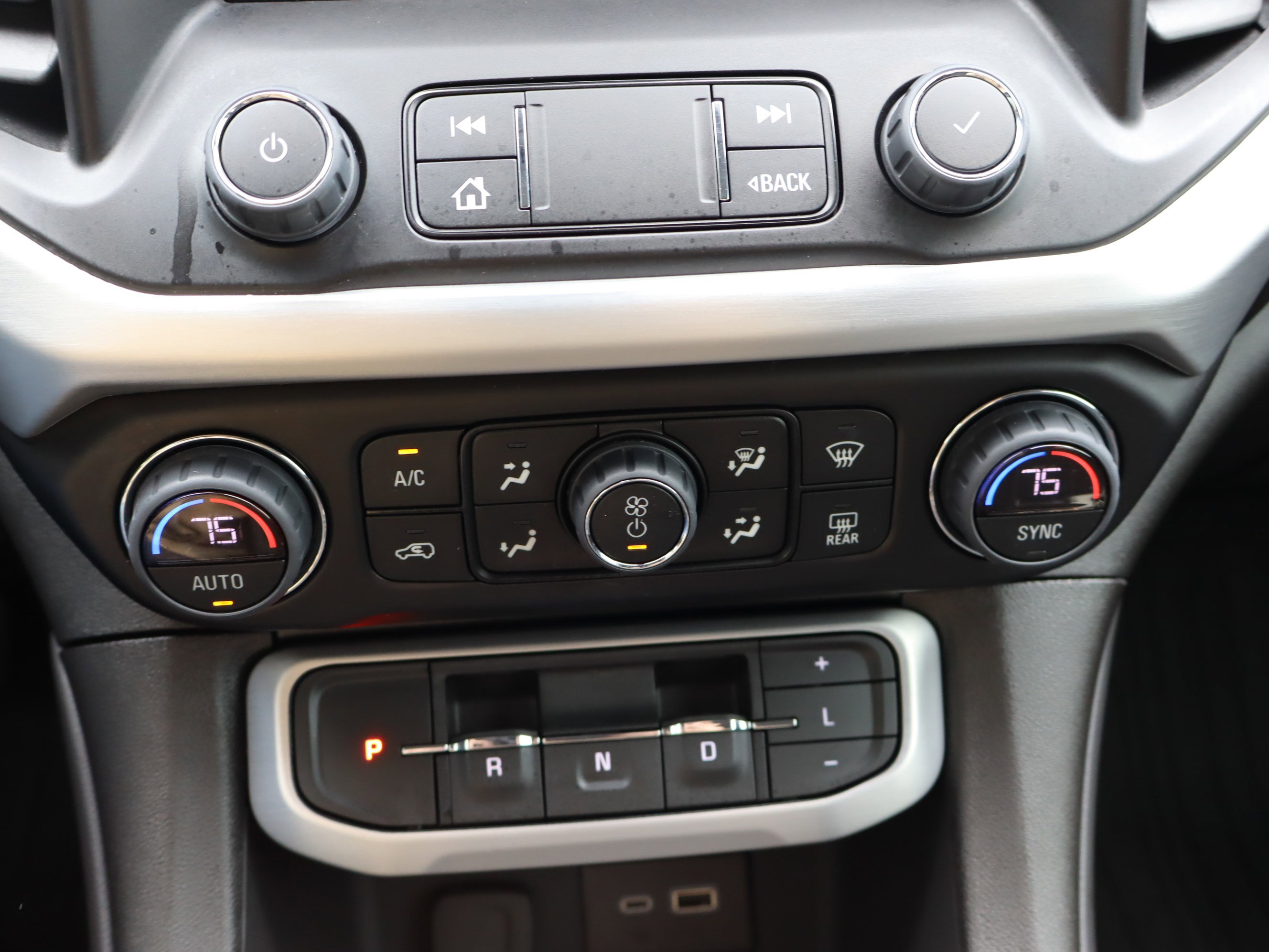 Certified 2023 GMC Acadia SLE w/ Driver Convenience Package image 27