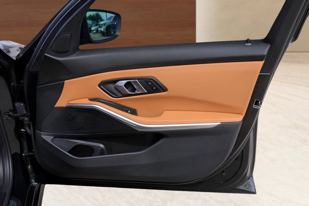 Used 2025 BMW 330i Sedan w/ Premium Package image 28