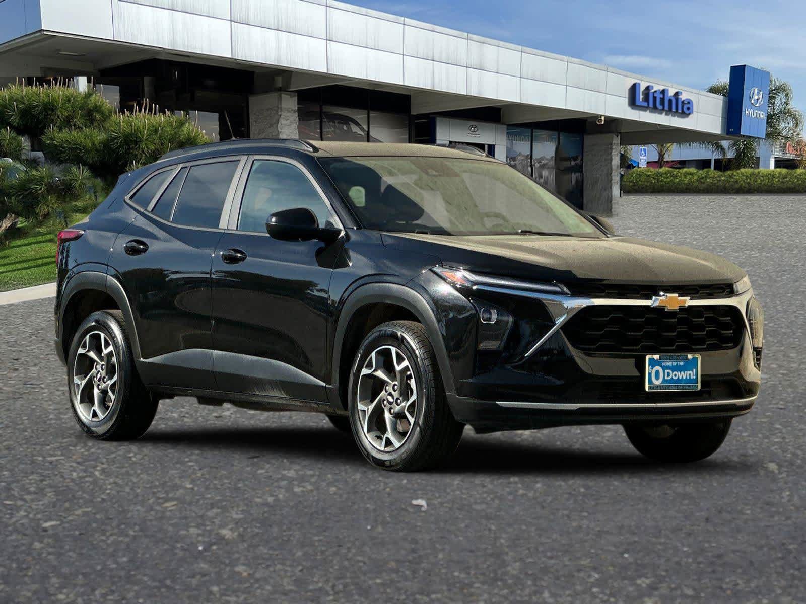 Used 2025 Chevrolet Trax LT FWD image 10