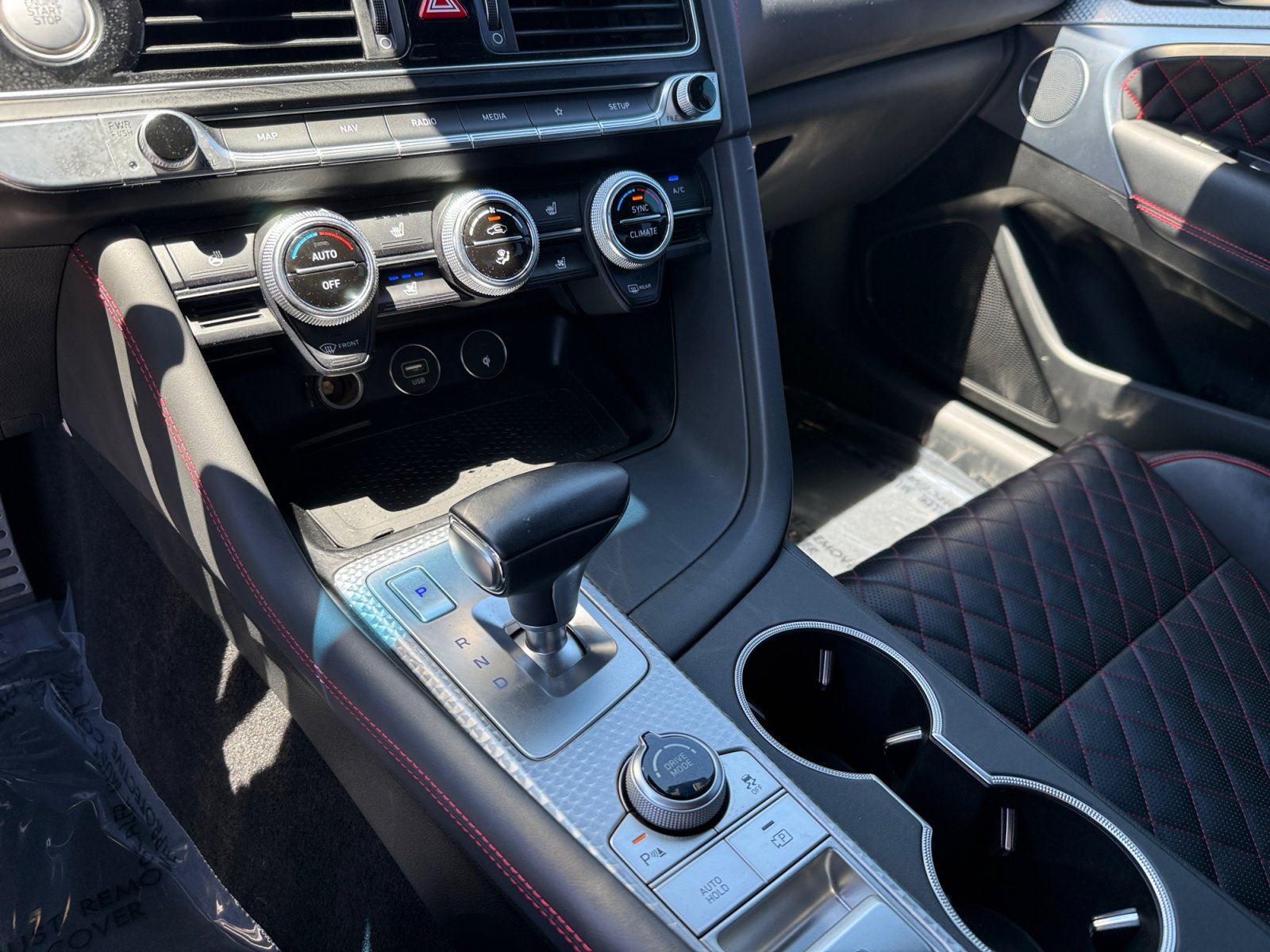 Used 2022 Genesis G70 3.3T RWD image 13