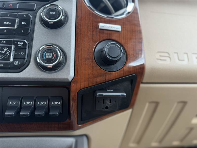 Used 2016 Ford F250 King Ranch w/ King Ranch Package AWD/4WD image 26
