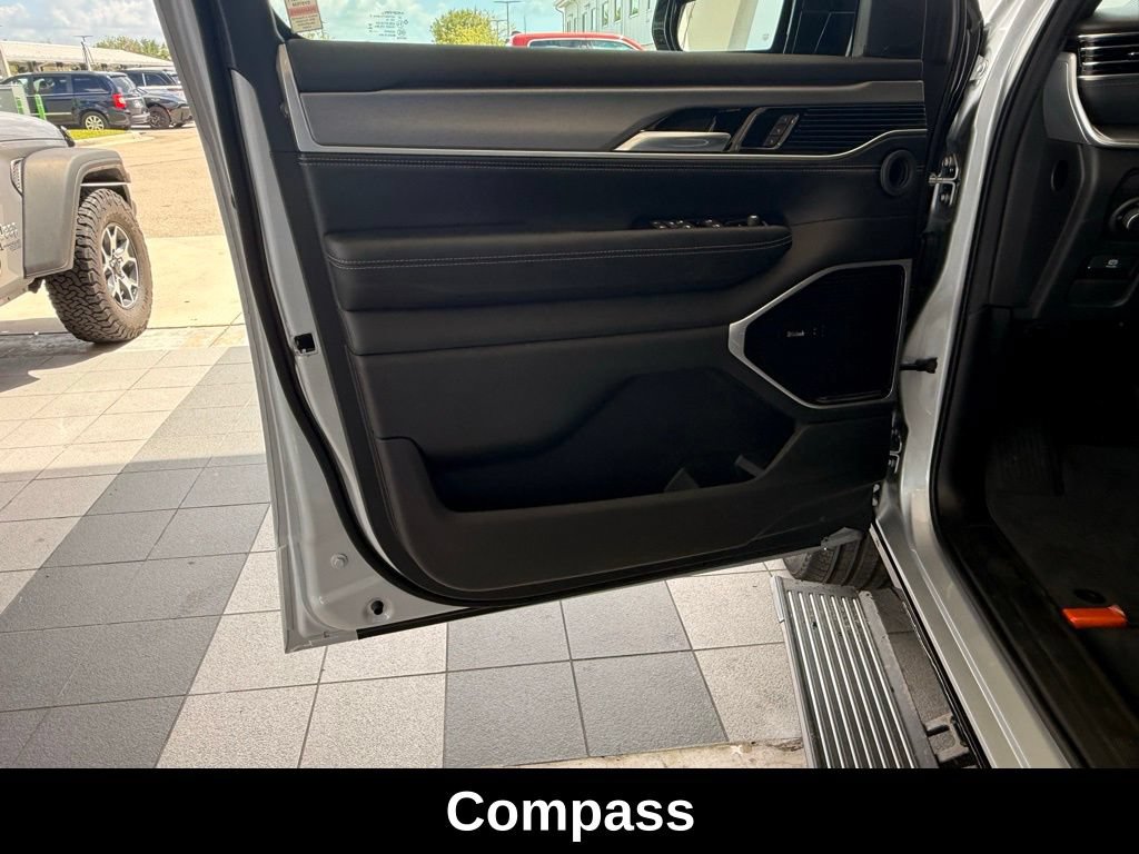 New 2026 Jeep Grand Wagoneer L Limited AWD/4WD image 35