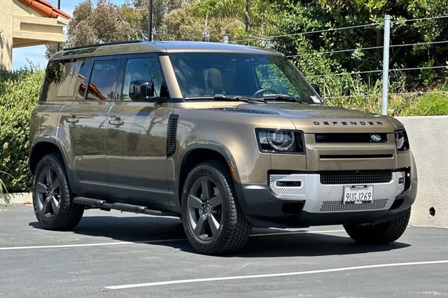 Certified 2025 Land Rover Defender 110 S AWD/4WD image 7