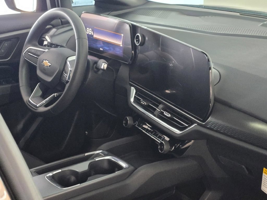 New 2026 Chevrolet Equinox EV LT FWD image 7