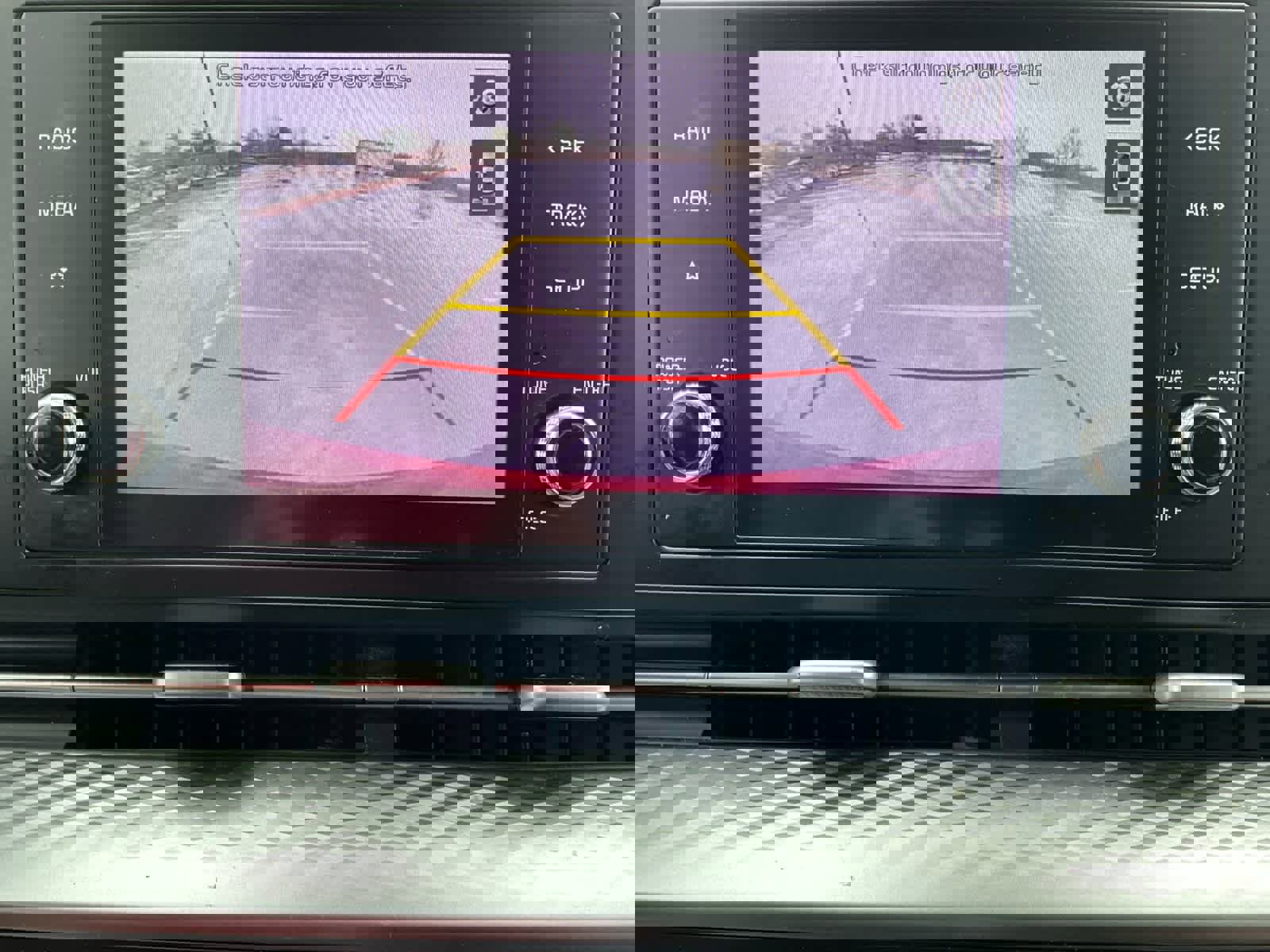 Used 2022 Kia Carnival LX image 19