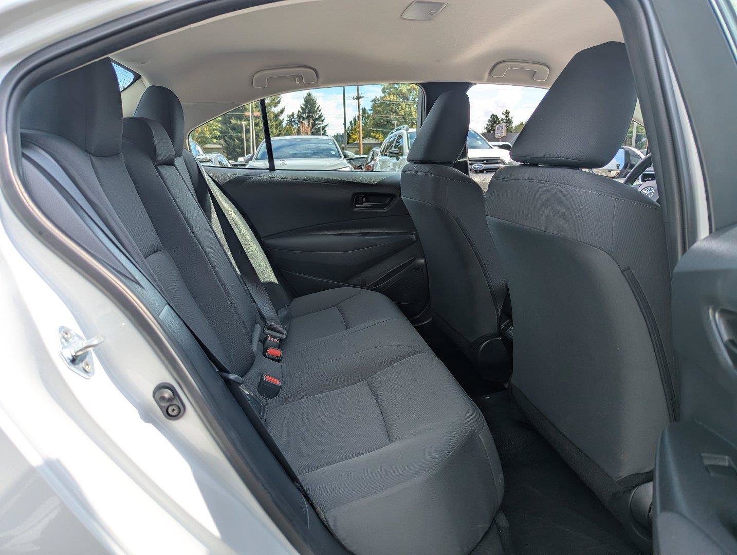 Used 2025 Toyota Corolla LE FWD image 29