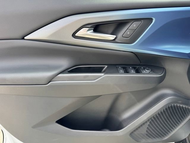 Certified 2025 Chevrolet Equinox EV LT image 15
