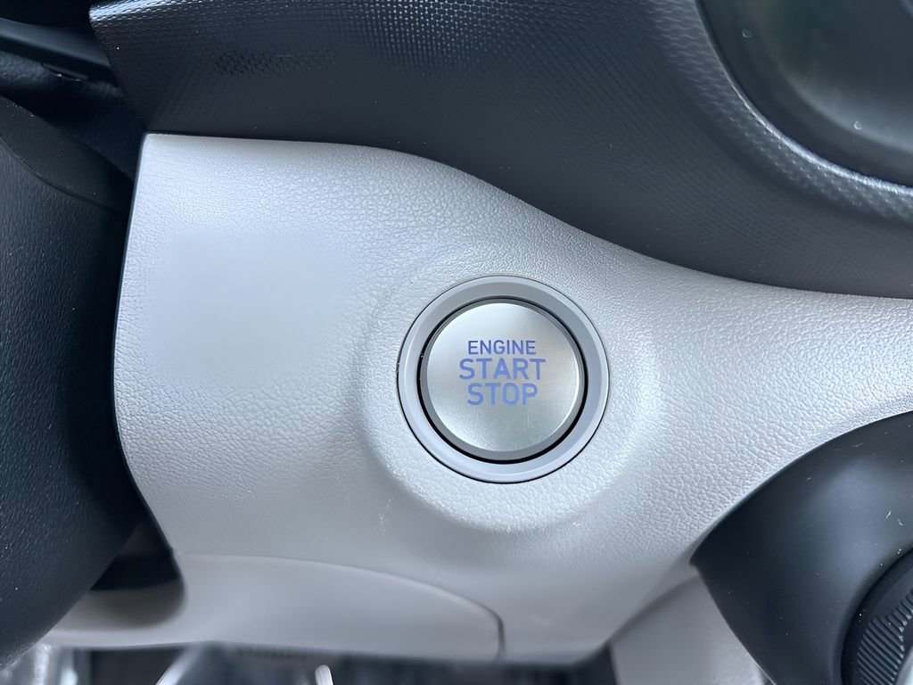 Used 2025 Hyundai Venue SEL FWD image 20