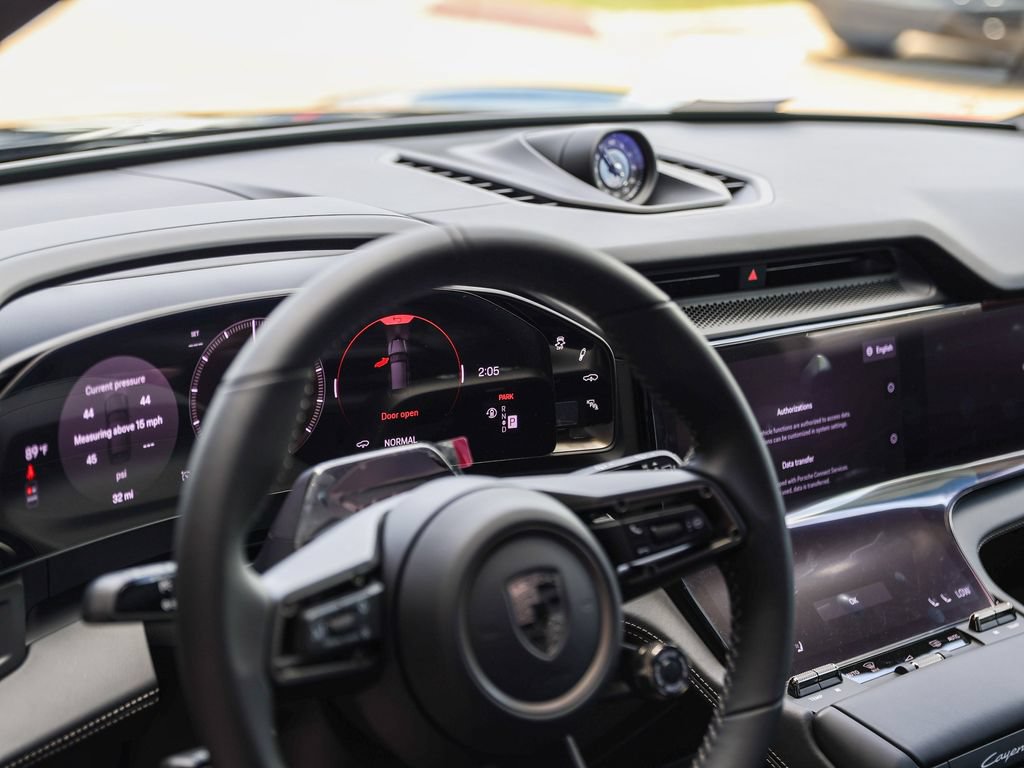 New 2026 Porsche Cayenne Turbo AWD/4WD image 18